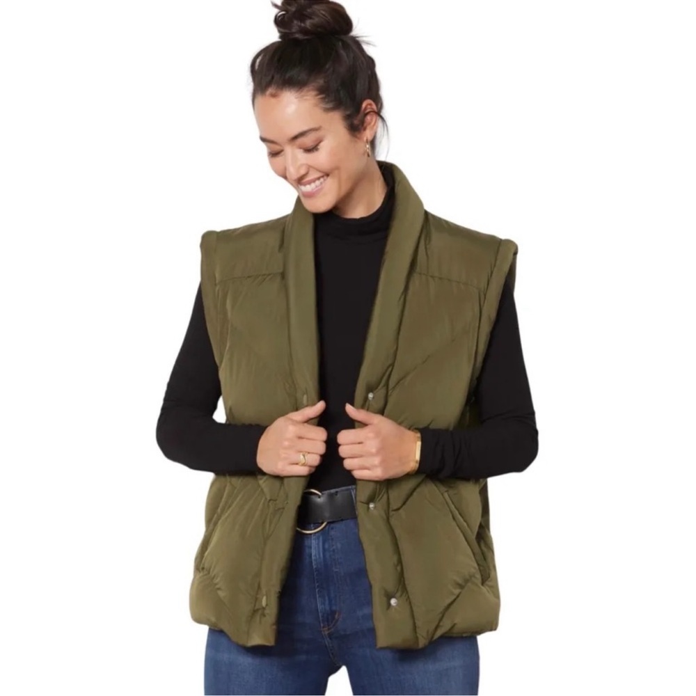 XX SOLD XX BLANK NYC Matcha Latte Vest in a Size Small NWT!